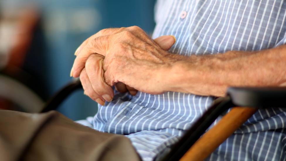 Projeto de lei municipal sobre o Alzheimer prevê capacitação de profissionais da saúde e familiares