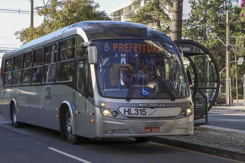 Apesar de pressão de Bolsonaro, Curitiba tem transporte gratuito neste domingo de eleições