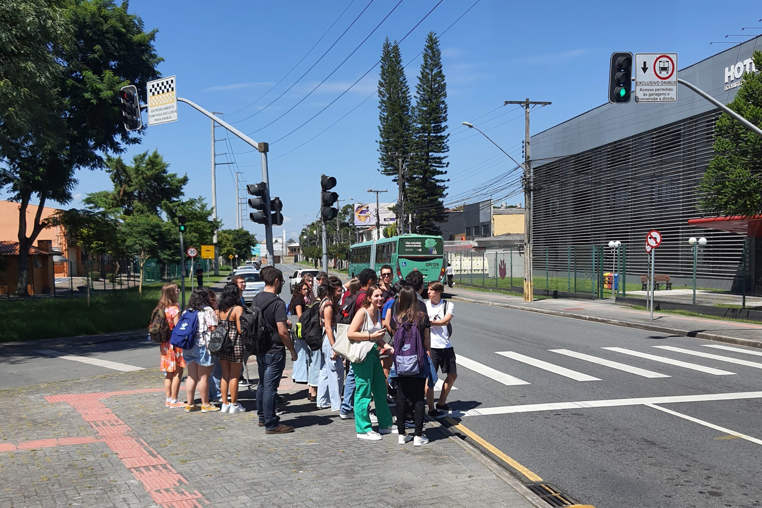 Estudantes reclamam do aumento do preço da passagem do ônibus