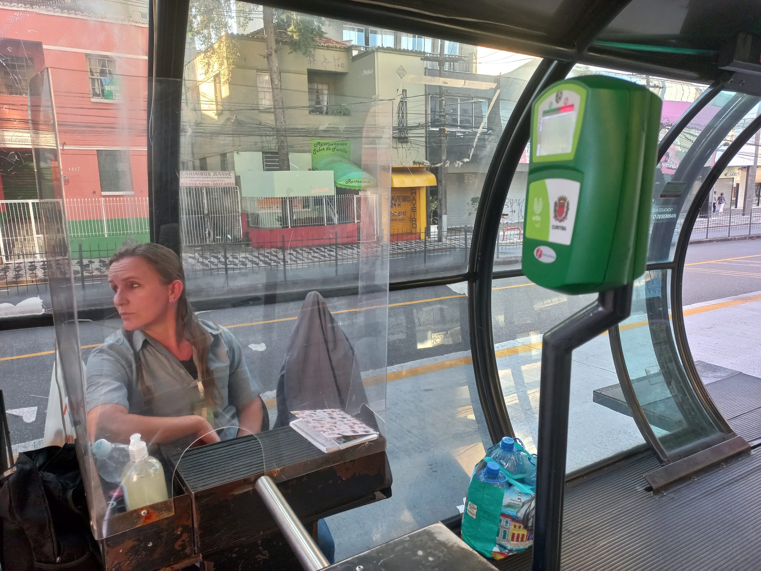 Exigência do cartão de ônibus em Curitiba prejudica cobradores