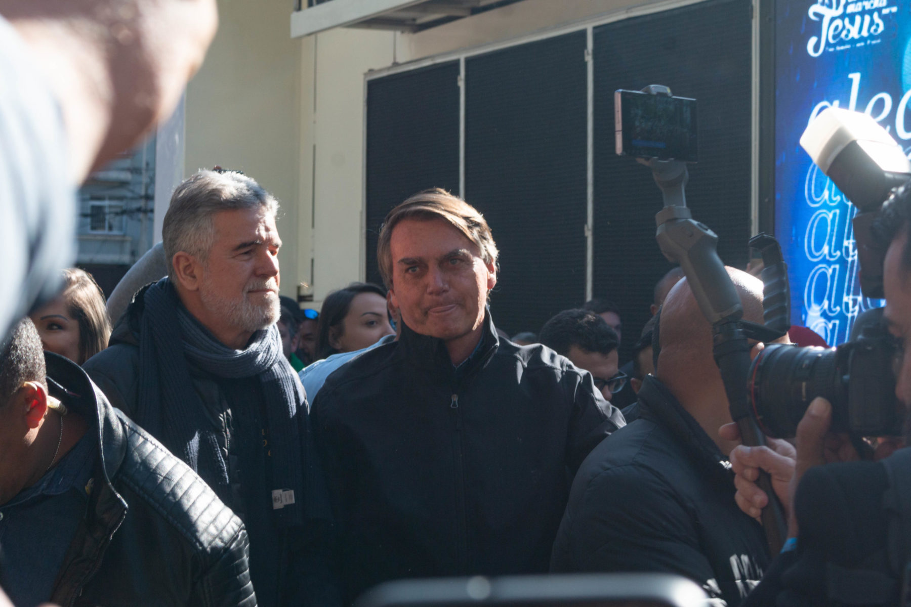 Em Curitiba, Bolsonaro diz que só Deus o tira da Presidência