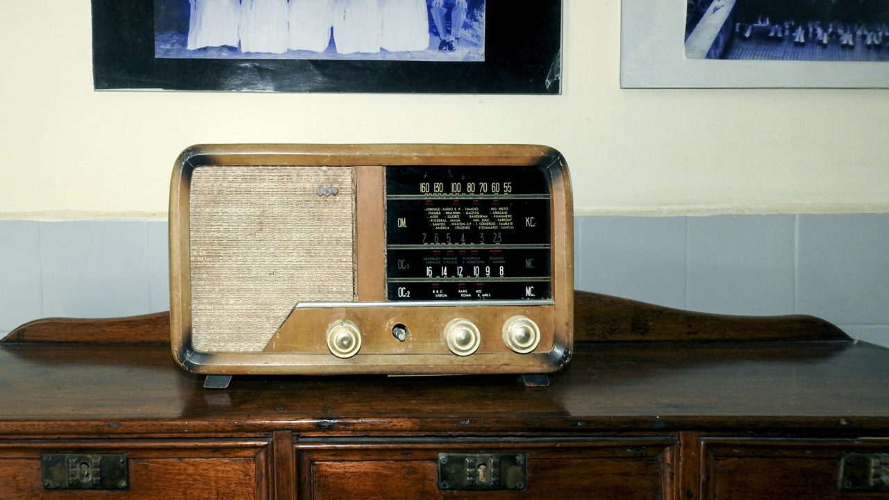 Série 100 anos do Rádio no Brasil: narração esportiva e pioneiros no Paraná