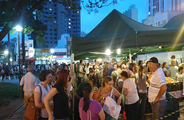 Feira traz frutas e verduras a R$ 1,99 em Curitiba