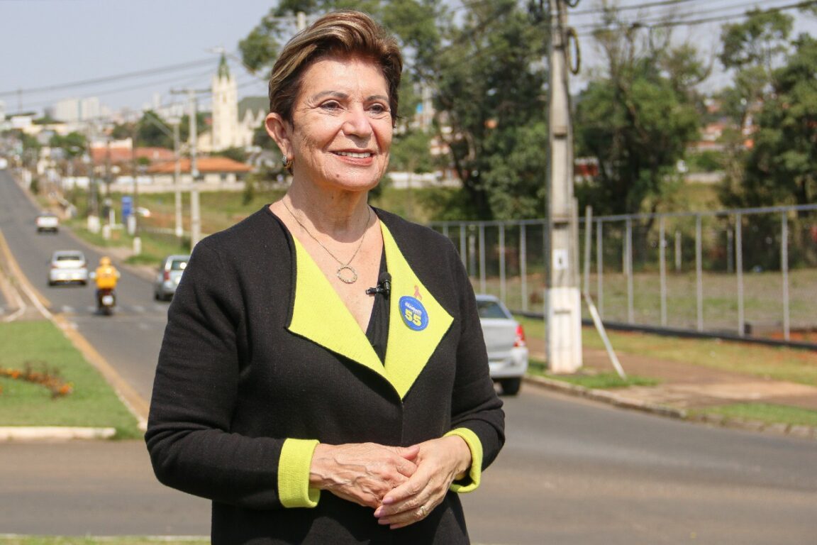 Professora Elizabeth é a primeira prefeita eleita em Ponta Grossa