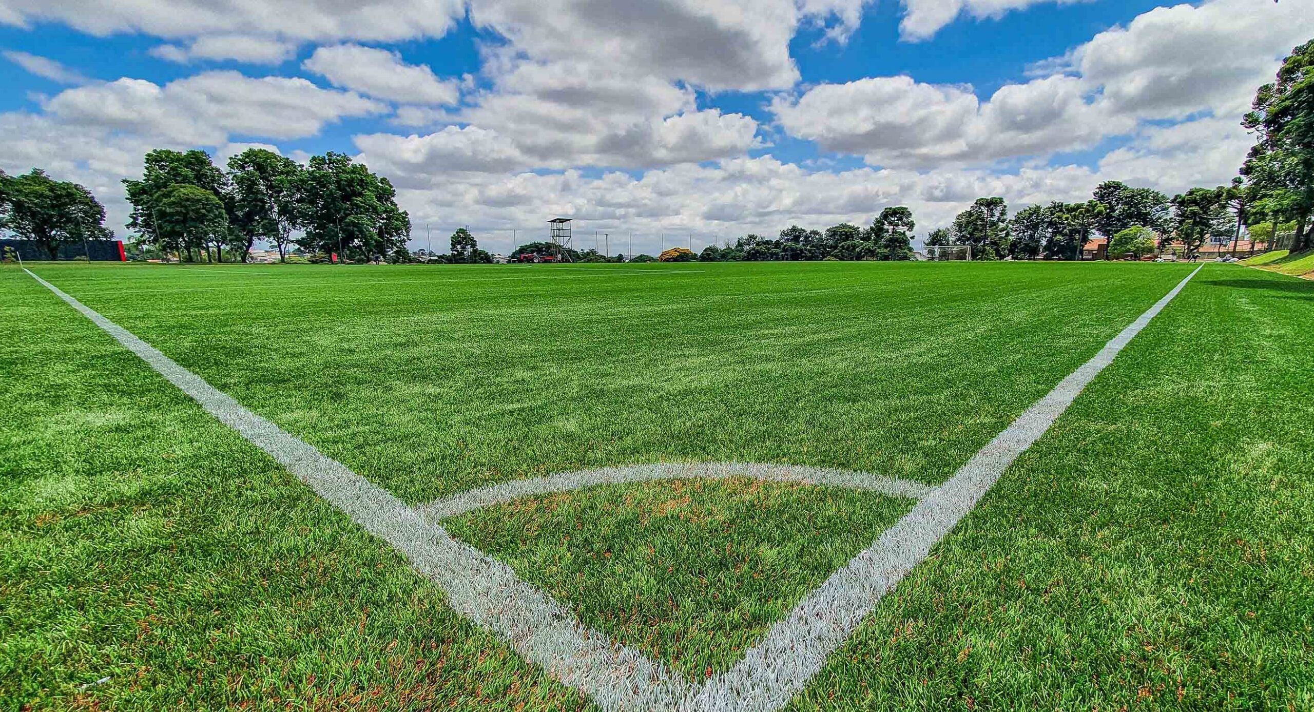 Discussão sobre retorno do futebol brasileiro às atividades ganha força, mas clubes divergem