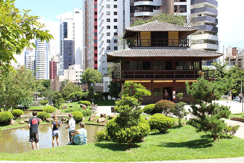 Grupo de fãs da cultura japonesa se reúne no bairro Água Verde no domingo