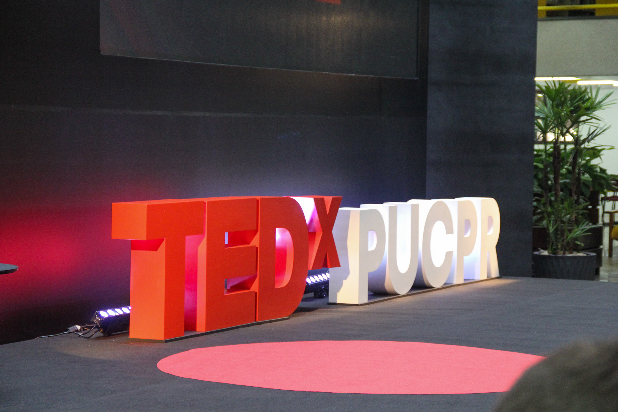 Estudantes de Jornalismo da PUCPR fazem cobertura especial do TEDx PUCPR