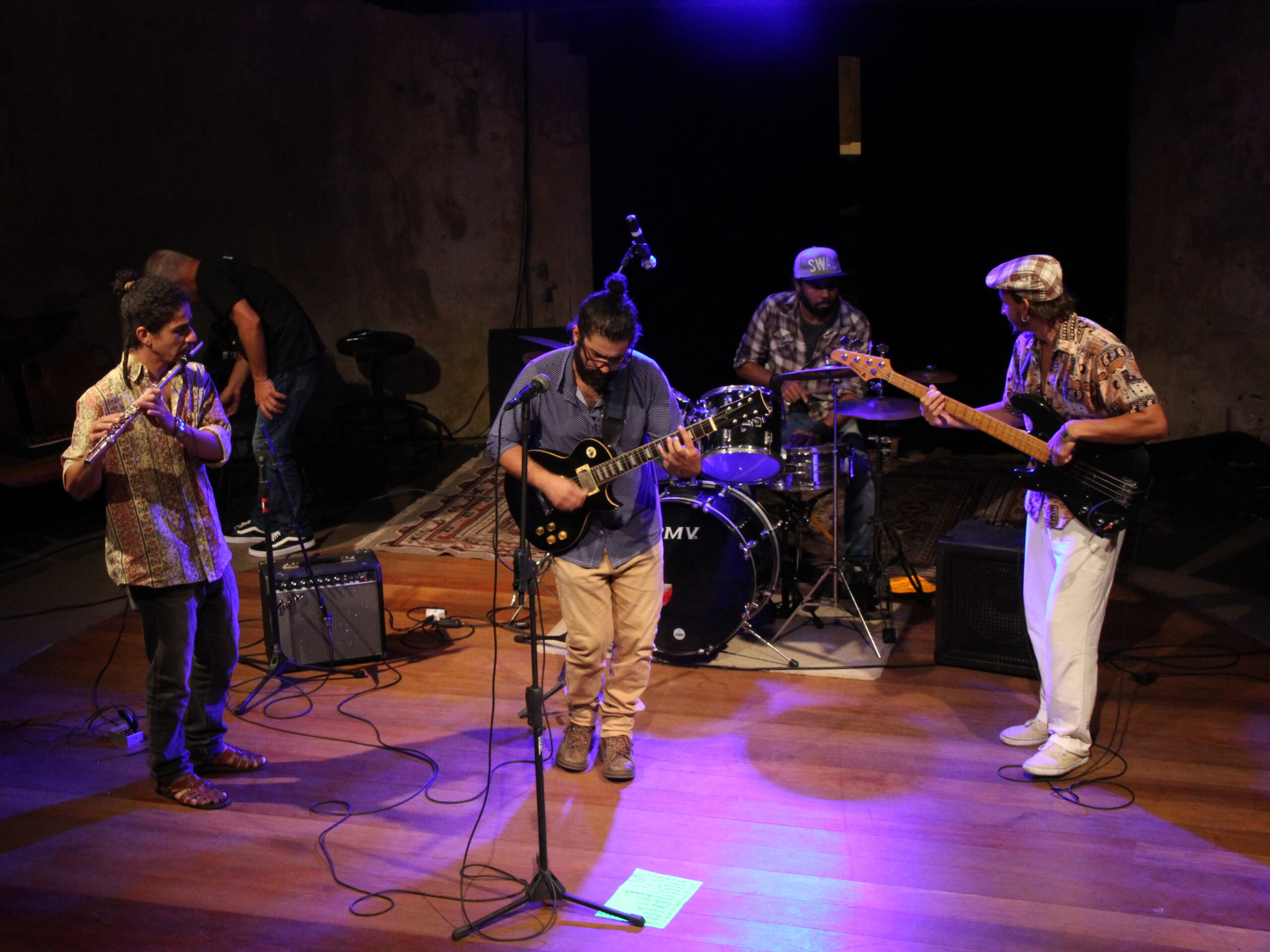 Fringe: Festival de Teatro traz apresentações de MPB e Samba