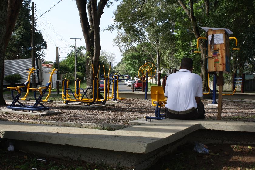 Moradores protestam contra novo binário no Hugo Lange