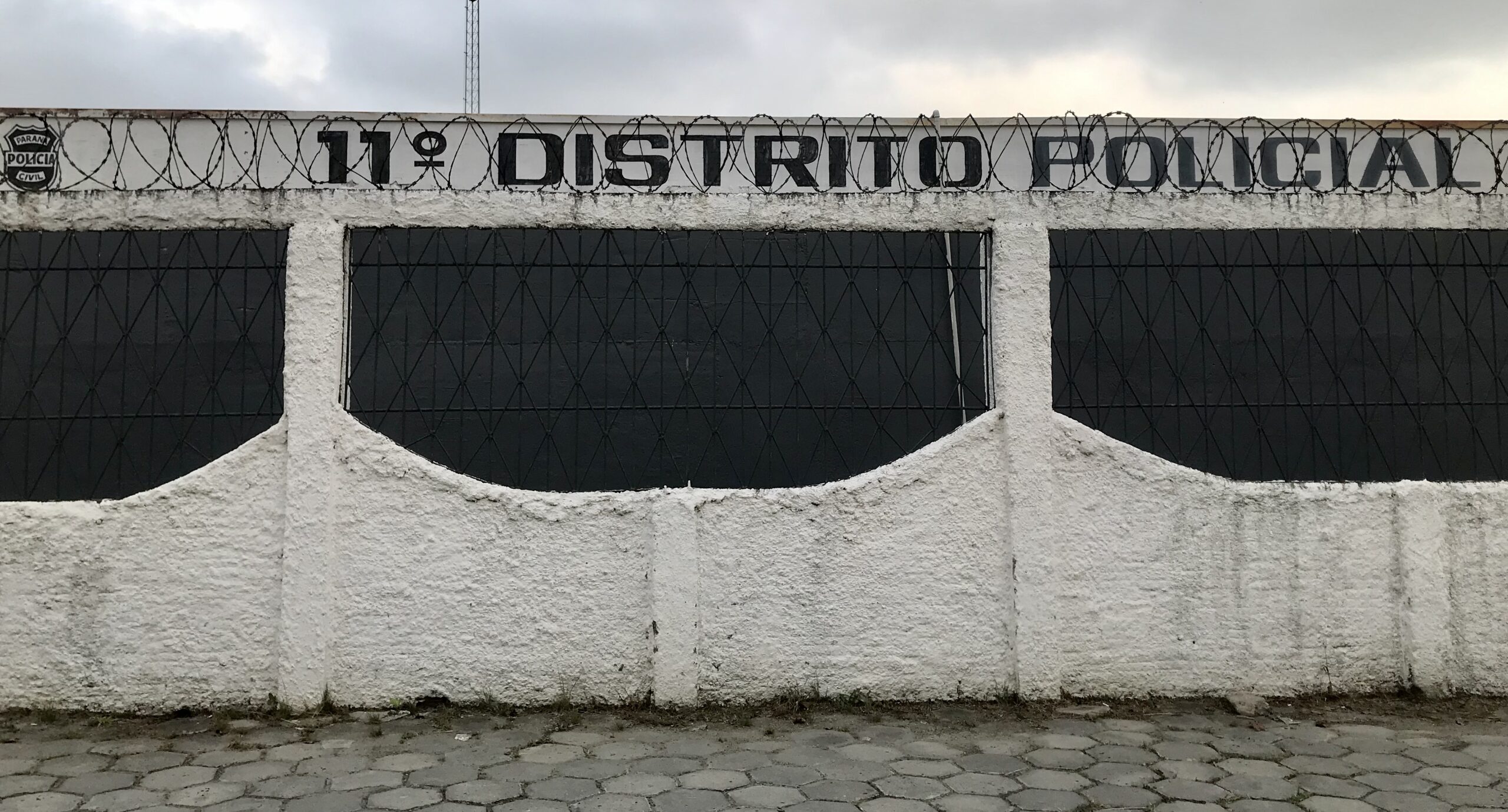 Superlotação nas unidades prisionais leva governo do Paraná a construir nova cadeia pública