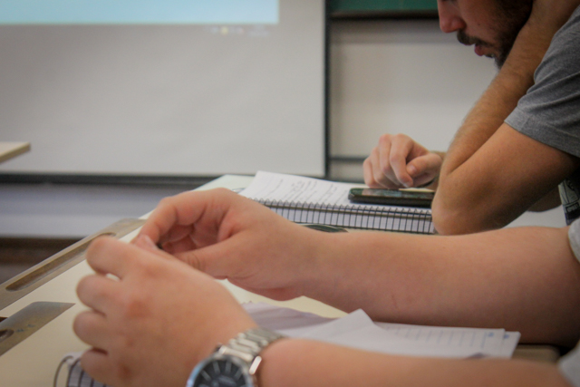 Celulares passam a ser aceitos nas salas de aula