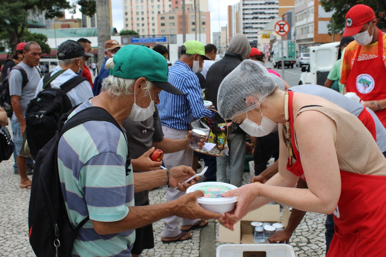 Audiência Pública discute PL que regulamenta a distribuição de marmitas nas ruas de Curitiba