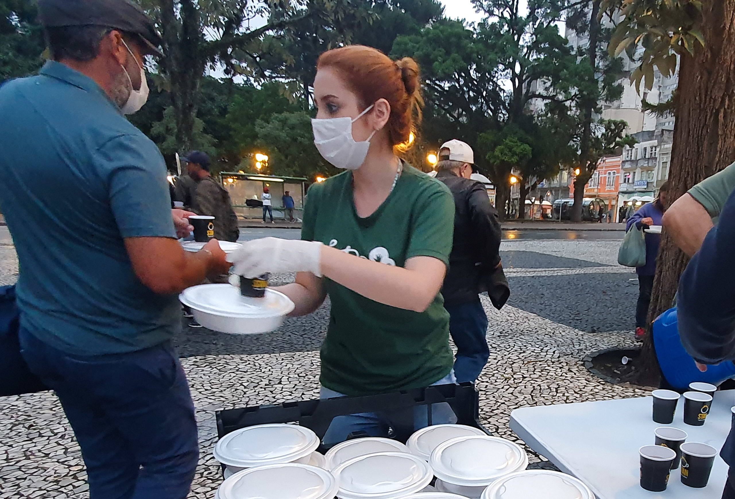 Entrega de marmitas em Curitiba são afetadas pelo aumento de preço