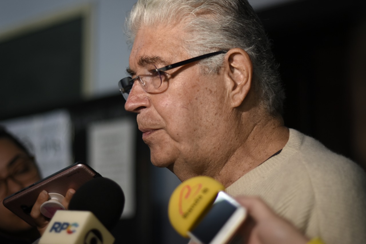 “Polarização do país é objeto de uma manipulação de opinião”, diz Requião