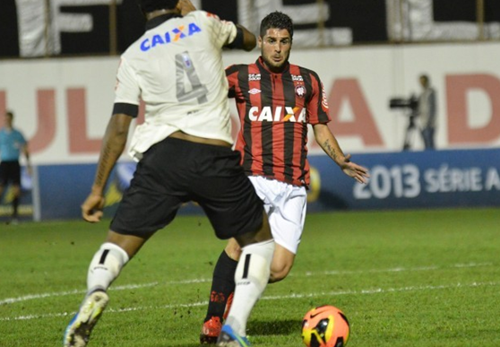 Atlético-PR joga bem, mas empata com o Corinthians