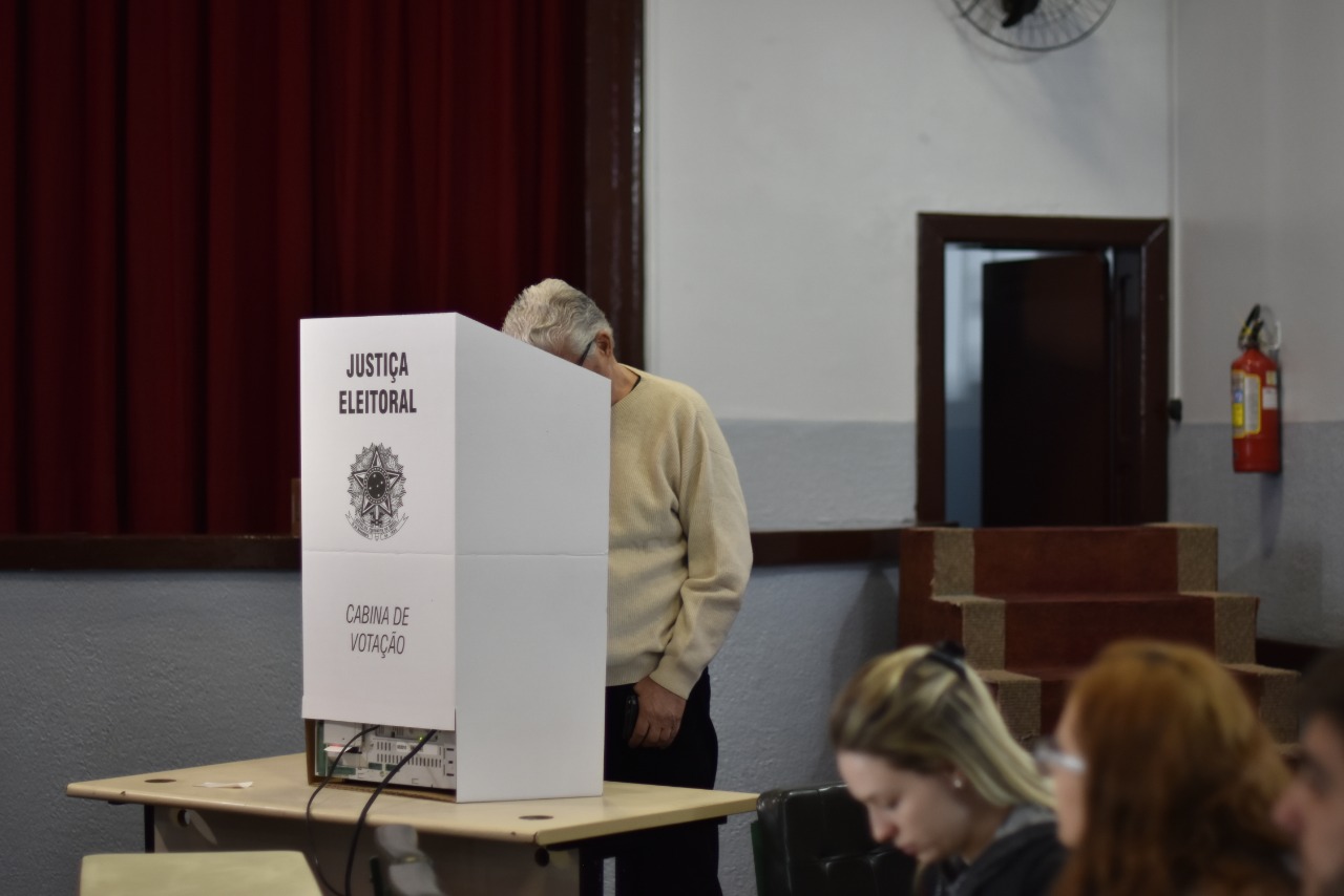 Veja fotos da votação de candidatos em Curitiba