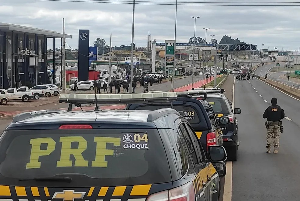 Manifestações antidemocráticas que bloquearam rodovias do Paraná perdem força