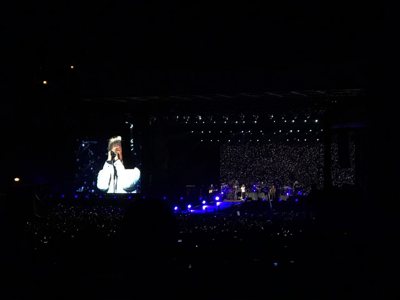 Mesmo com o frio, Bon Jovi reúne 23 mil pessoas em show na Pedreira