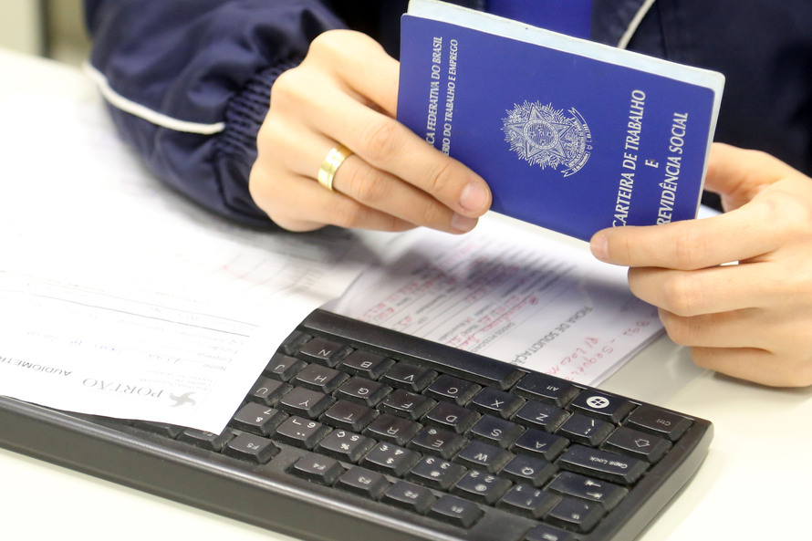 Brasil tem registro histórico de desemprego nos últimos dez anos