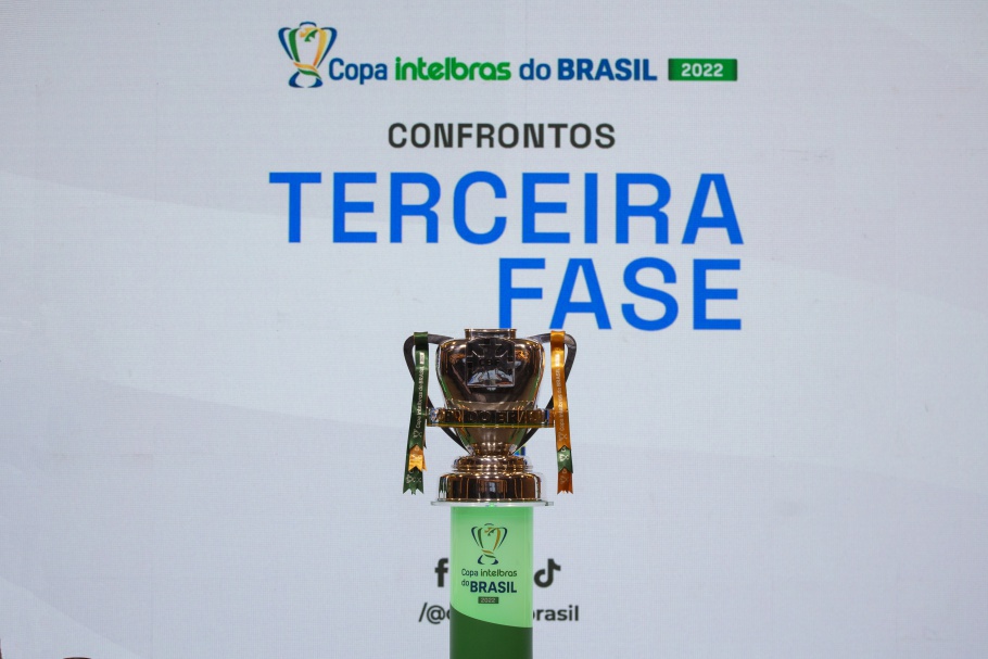 Torcida viaja quase 3 mil km para ver estreia do Athletico na Copa do Brasil