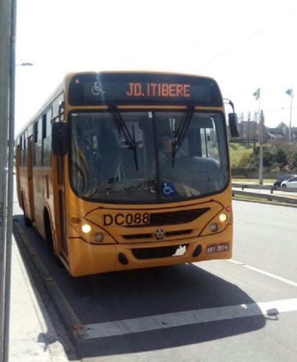 Assaltos em ônibus preocupam a população de Curitiba