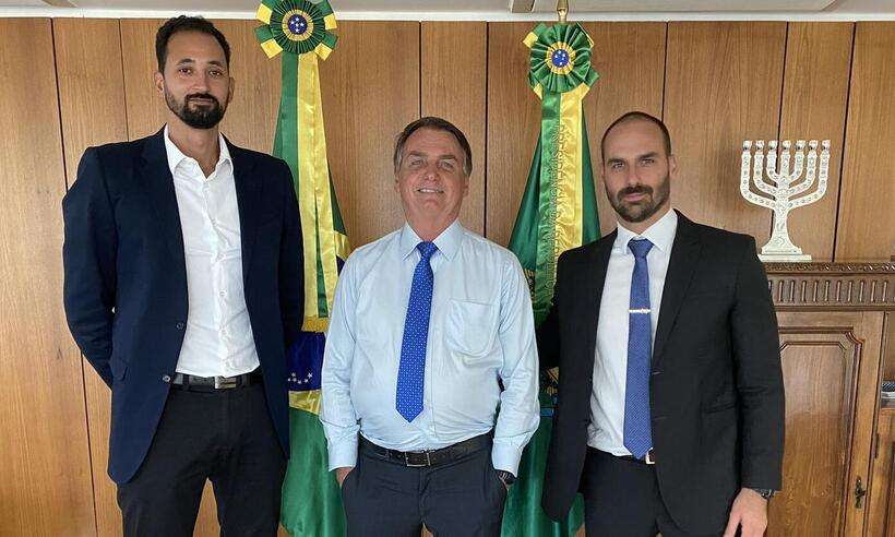 Jogador de vôlei Maurício Souza reacende a discussão sobre política e esporte