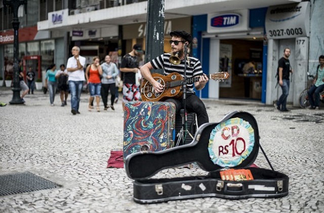 Lei que beneficia artistas de rua é desconhecida