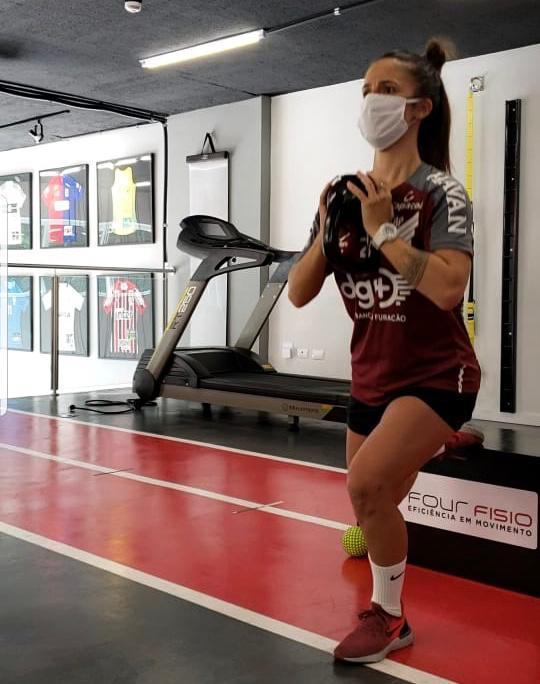 Times femininos de Curitiba buscam manter rotina de treinamento na quarentena