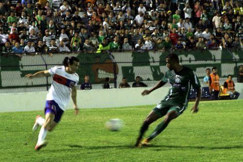 Paraná goleia o Icasa e se mantém em terceiro na Serie B