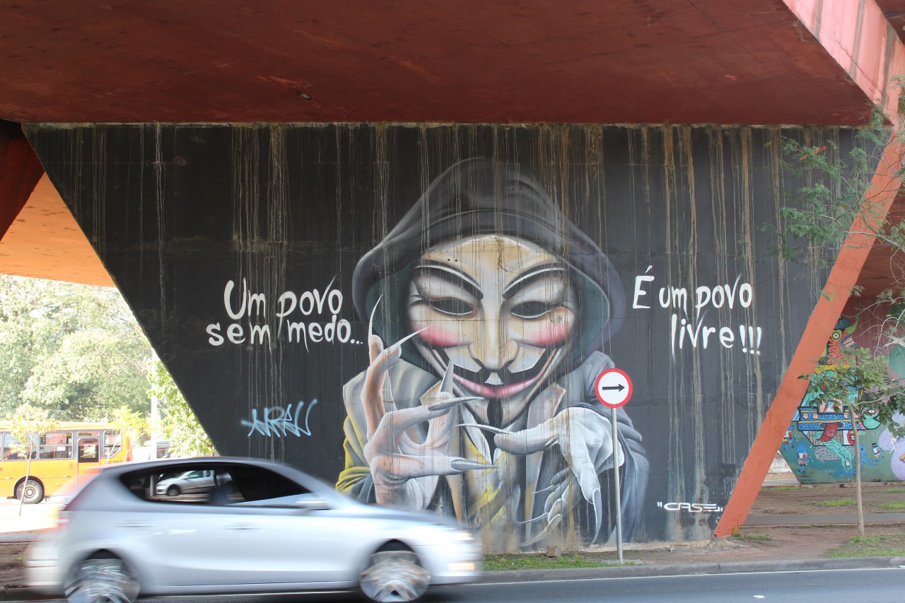 Graffitis políticos compõem debate eleitoral silencioso