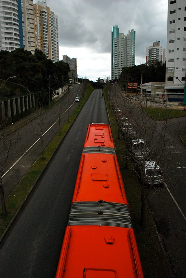 Mulheres trabalhando no transporte público curitibano