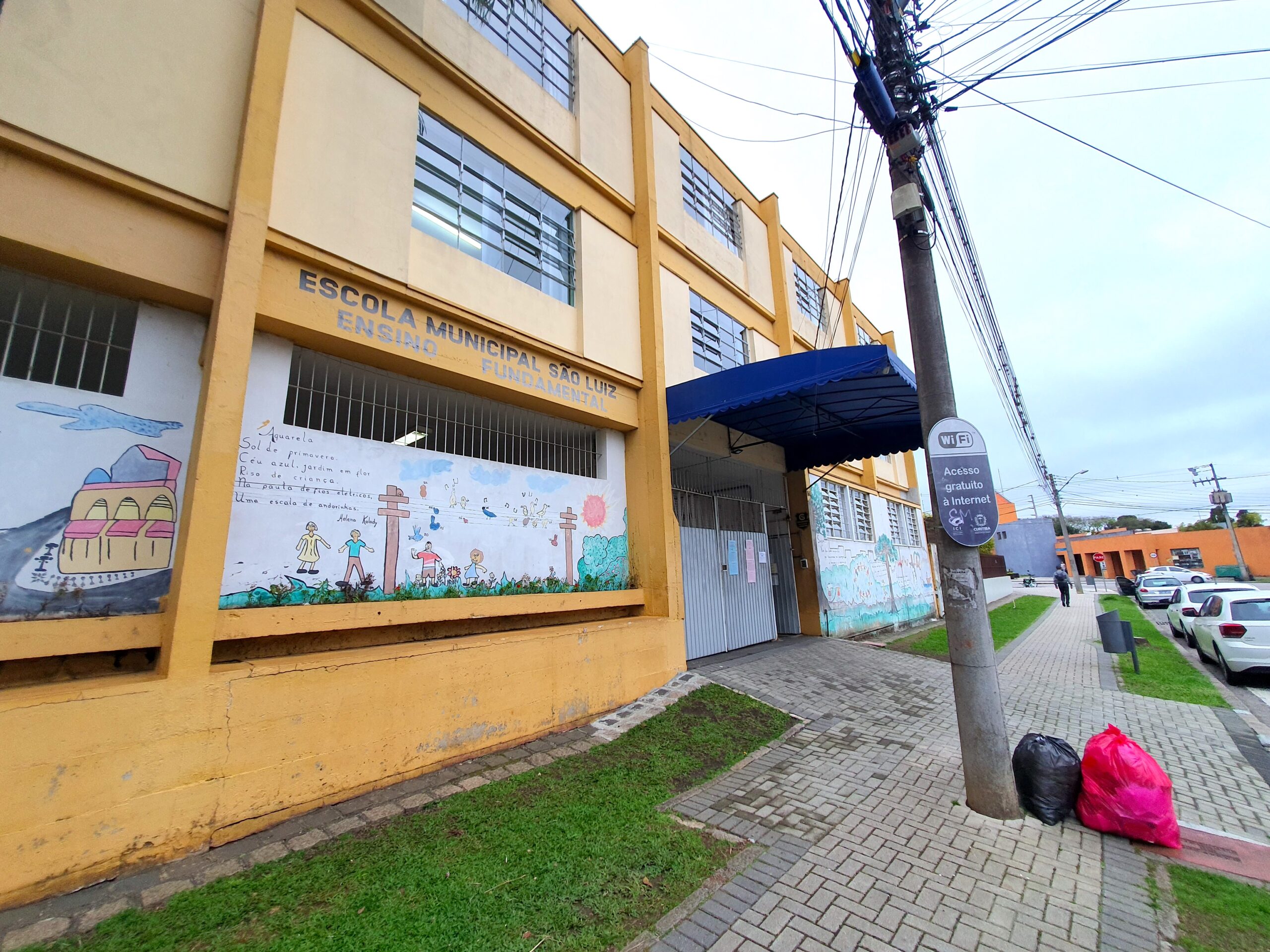 Vereador propõe seguranças armados nas escolas de Curitiba