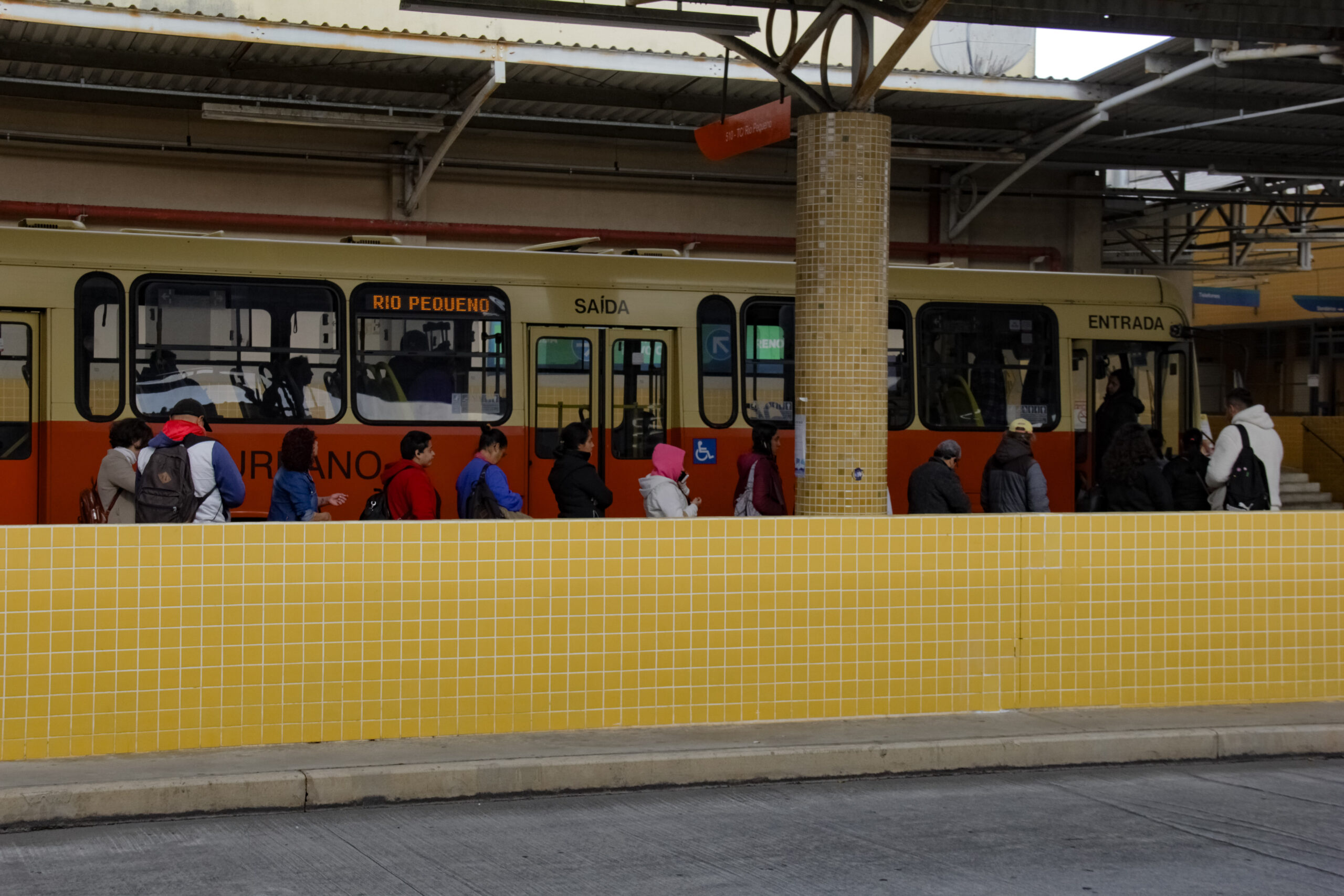Passageiros denunciam situação precária do transporte público de São José dos Pinhais
