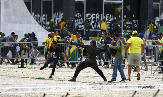 Suspeito de participar de ataques antidemocráticos em Brasília é preso em Curitiba