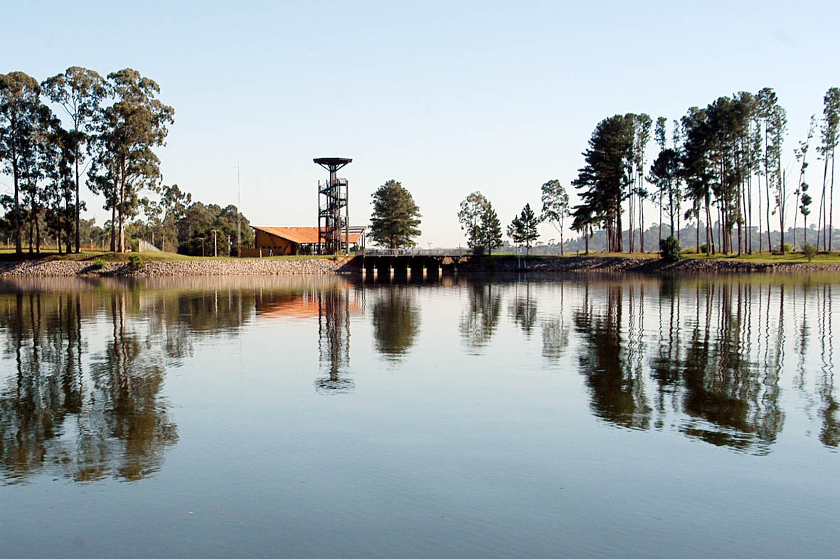 Barragens de Curitiba e região voltam a atingir capacidade máxima neste ano