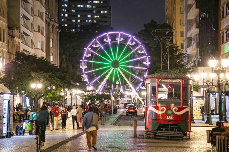 Programação de Natal em Curitiba tem expectativas de aumento de 10% na economia 