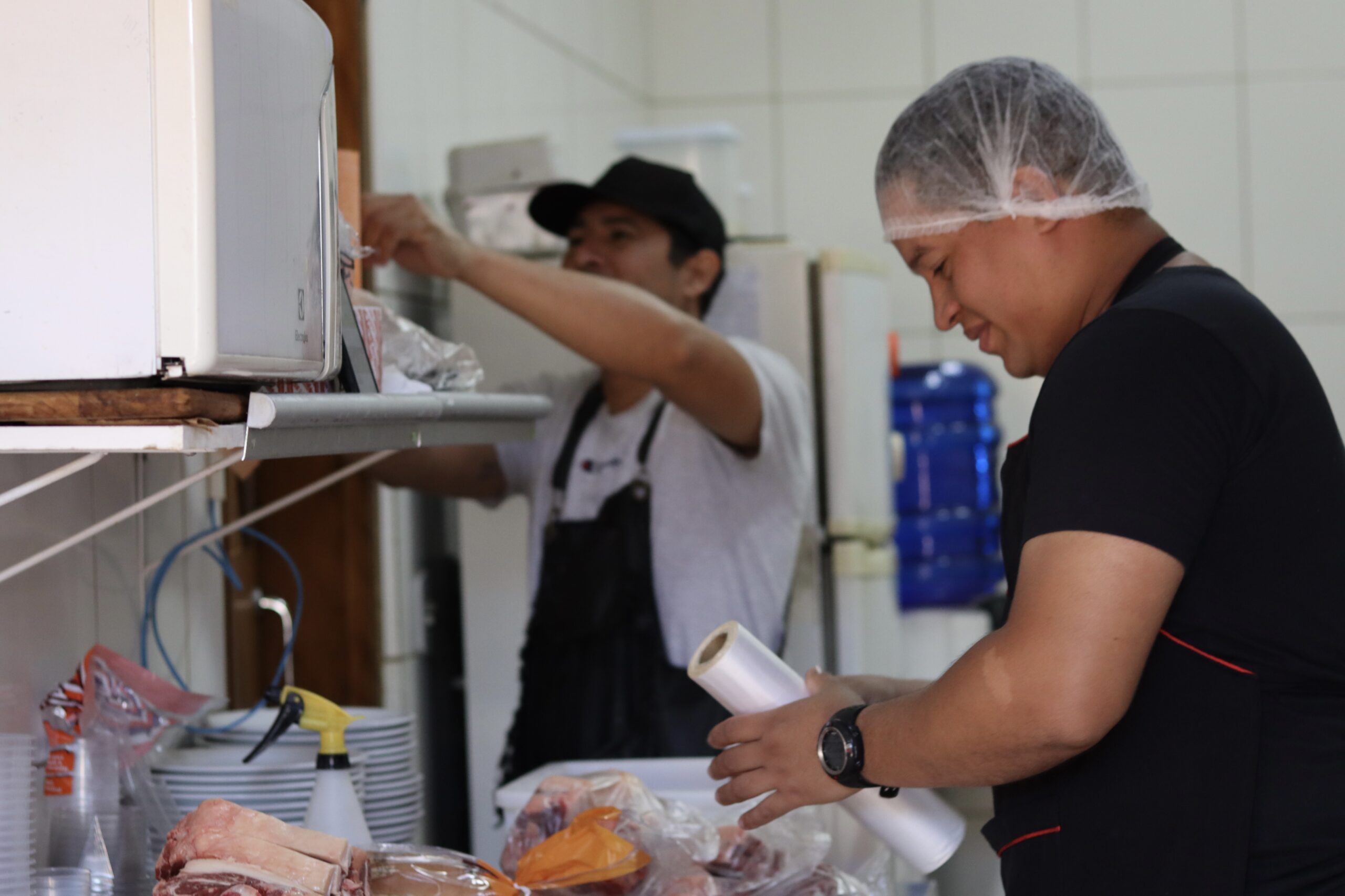 Em 2 anos, Curitiba cria mais de 27 mil postos de trabalho para imigrantes