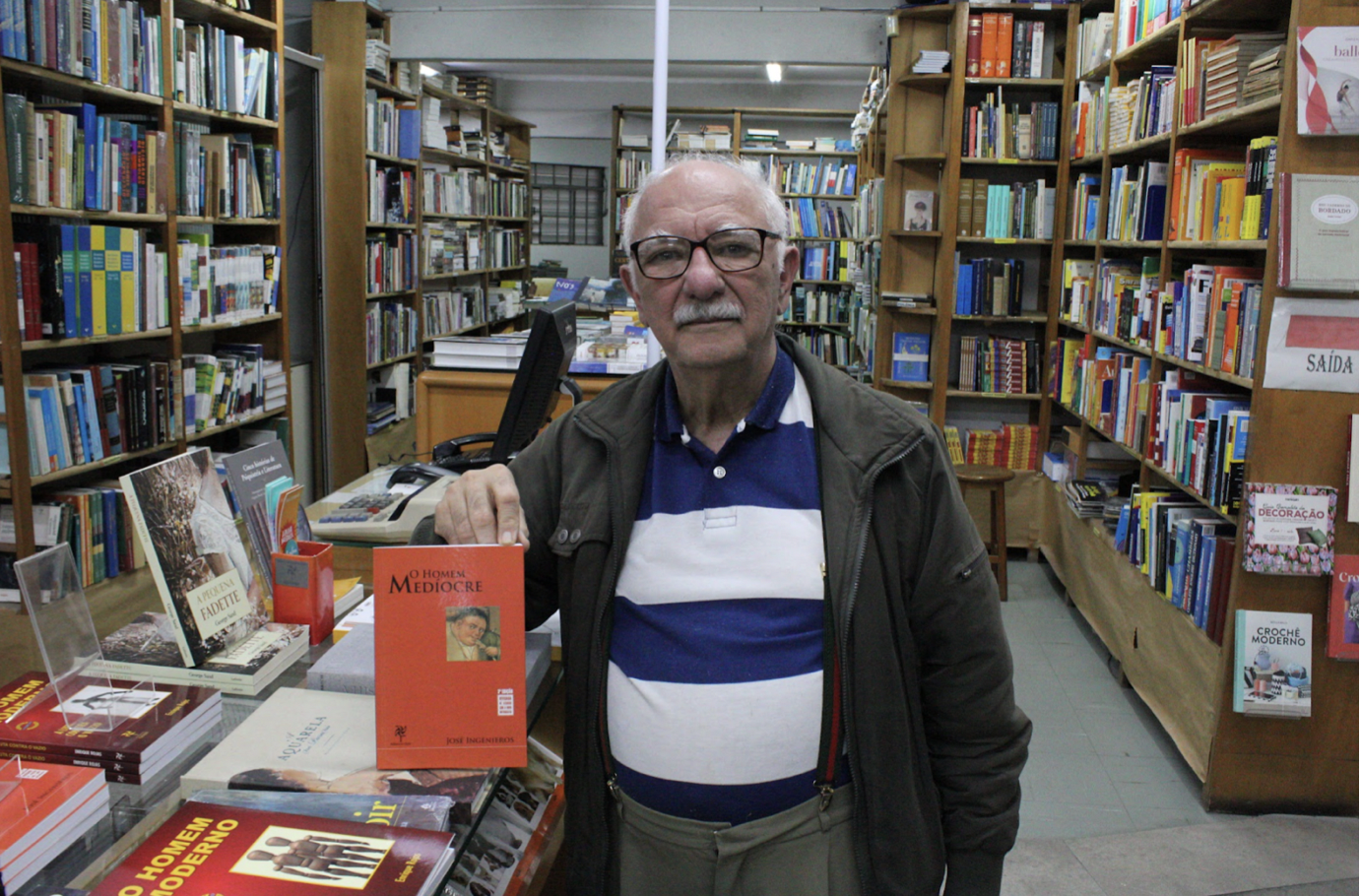Aramis Chain, dono de livraria histórica e premiada é um dos últimos livreiros curitibanos