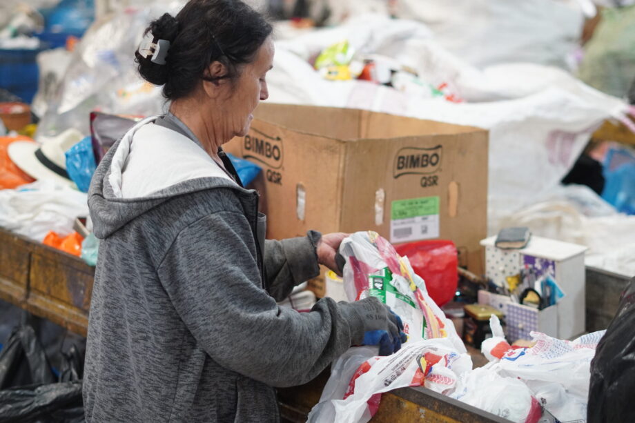 Projeto “Solidárias Festinhas” oferece apoio a 40 famílias de catadoras do bairro Vila Sandra