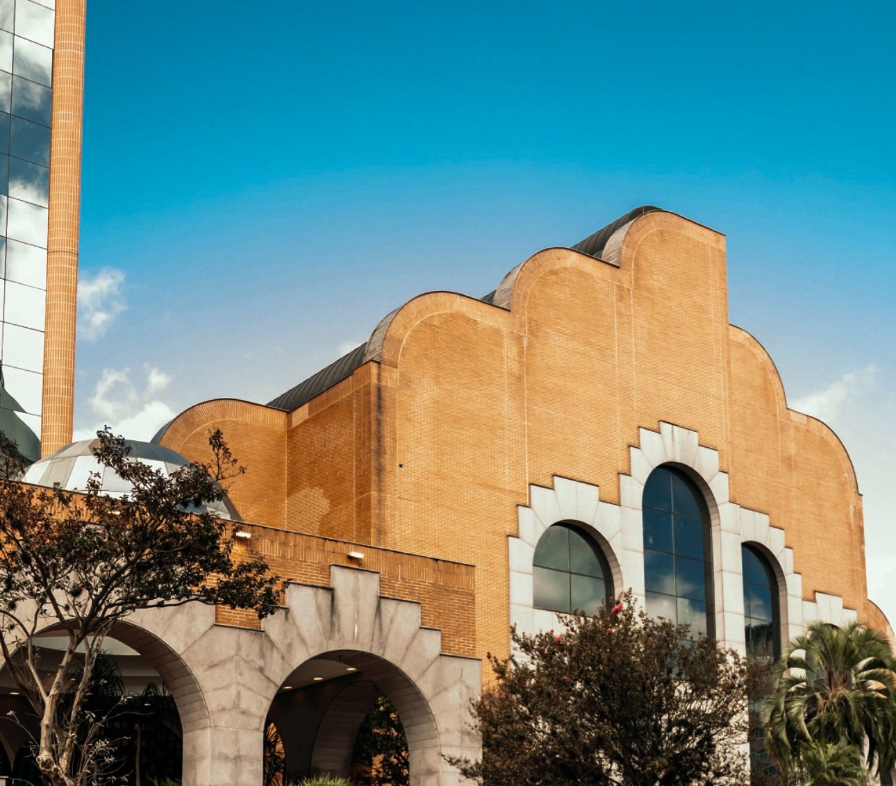 O preço da fé: vereadores de Curitiba destinaram mais de R$ 1,5 milhão para instituições religiosas em 2024