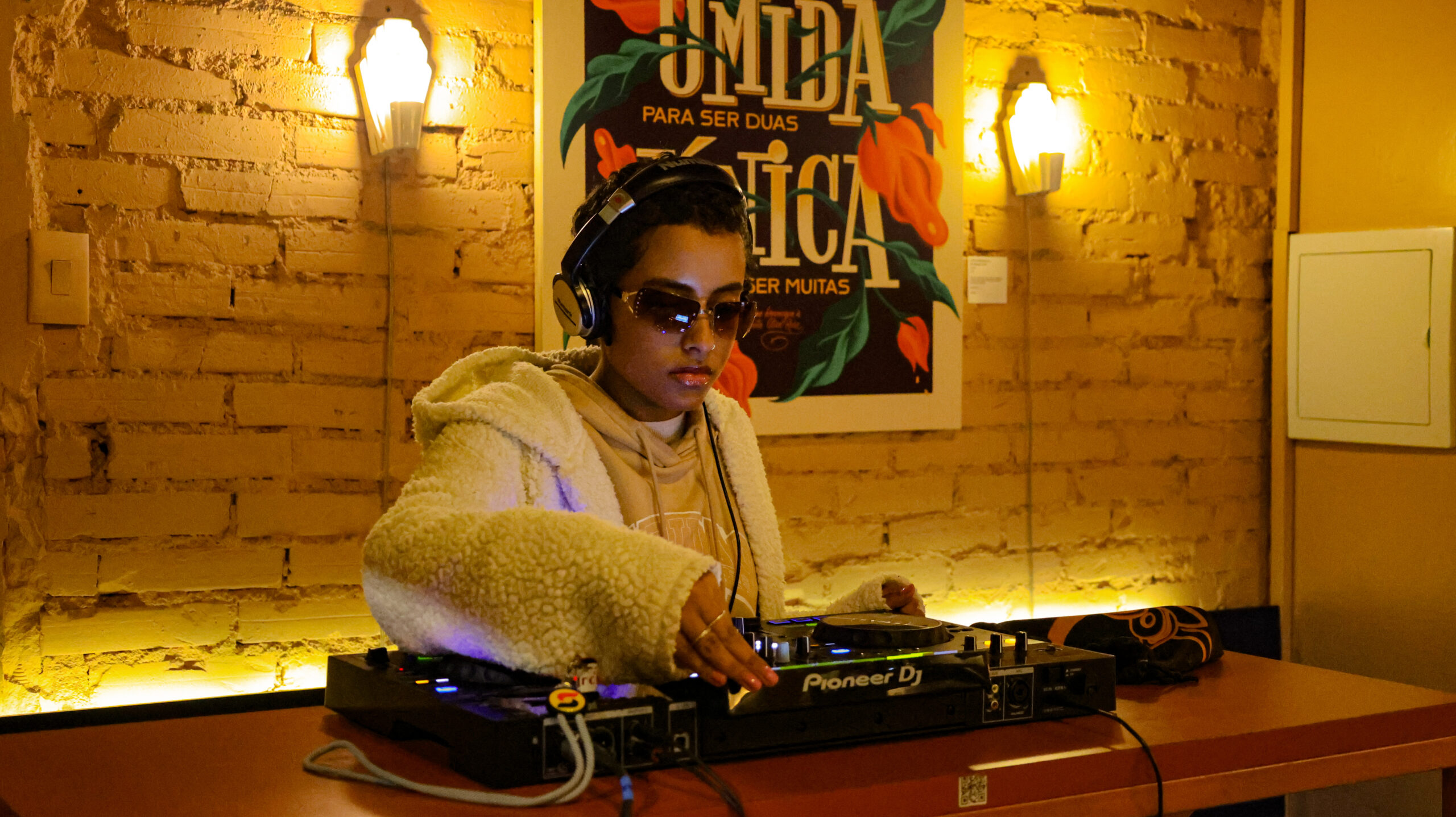 DJ Meliante agita a noite curitibana nesta quarta-feira, dia 18, no Ruina Bar