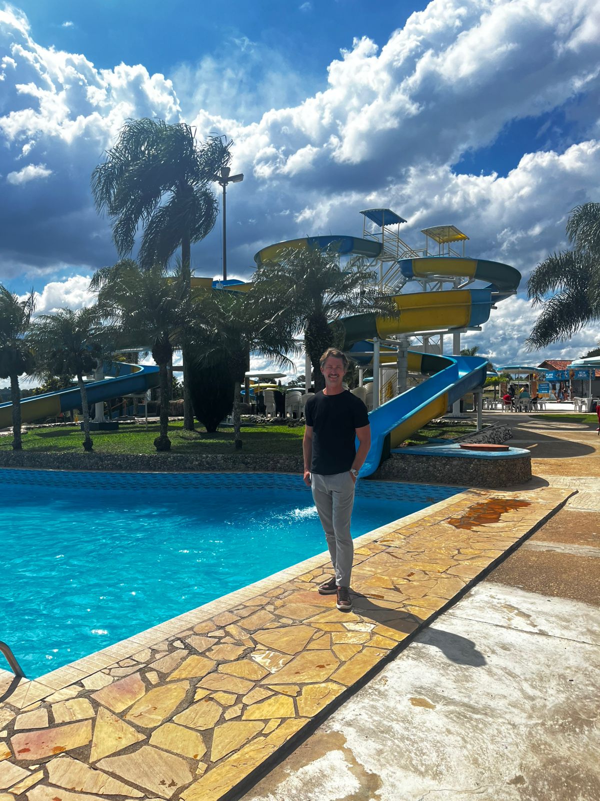 Empreendedores lucram com calor recorde em Curitiba